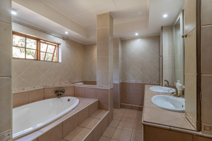 4 Bedroom Property for Sale in Meerhof North West